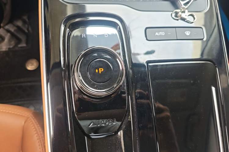 Used AION S 2023 Meizu 580 Lithium Iron Phosphate Gear Lever