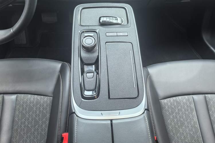 Used AION S 2023 Meizu 580 Lithium Iron Phosphate Gear Lever