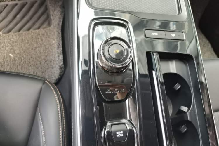 Used AION S 2023 Meizu 580 Lithium Iron Phosphate Gear Lever