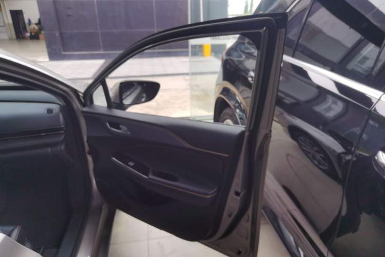 Used AION S 2023 Meizu 580 Lithium Iron Phosphate Interior 2