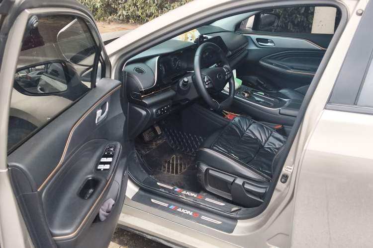 Used AION S 2023 Meizu 580 Lithium Iron Phosphate Interior 3