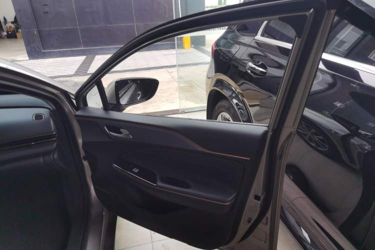 Used AION S 2023 Meizu 580 Lithium Iron Phosphate Interior 3