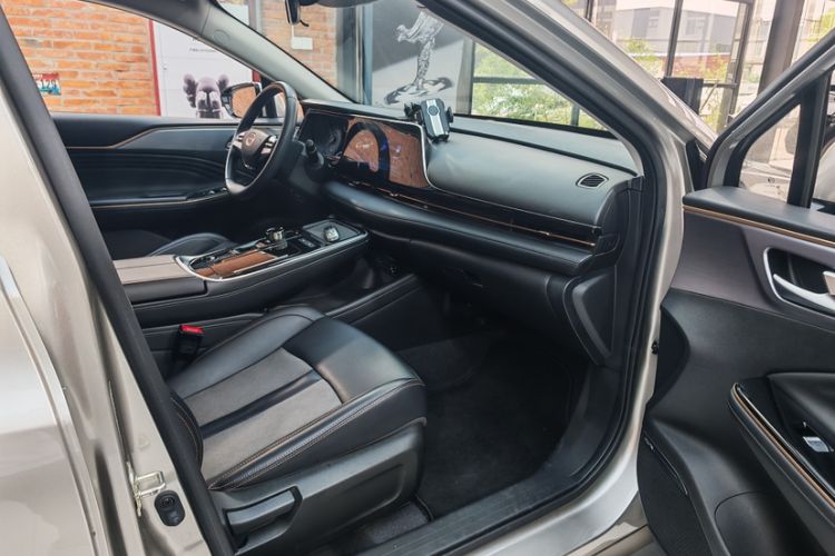 Used AION S 2023 Meizu 580 Lithium Iron Phosphate Interior 7