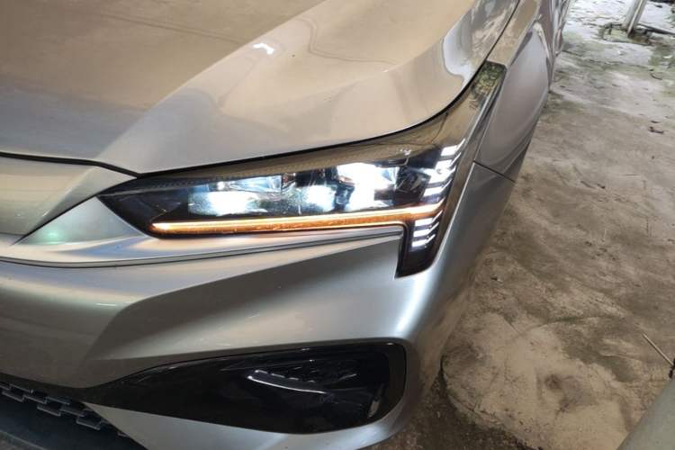 Used AION S 2023 Meizu 580 Lithium Iron Phosphate Left Front Headlight