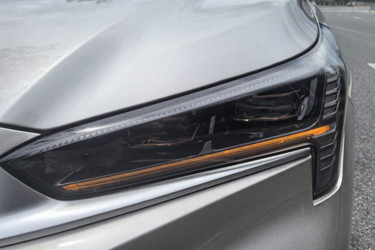 Used AION S 2023 Meizu 580 Lithium Iron Phosphate Left Front Headlight