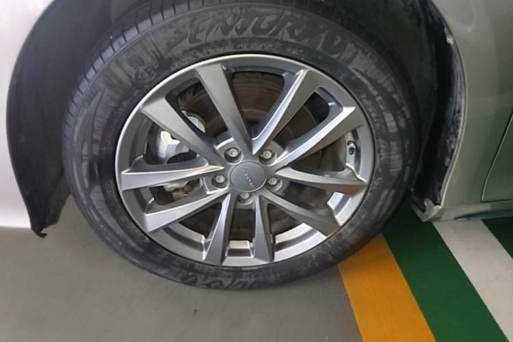 Used AION S 2023 Meizu 580 Lithium Iron Phosphate Left Front Wheel Hub