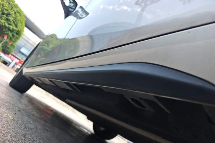 Used AION S 2023 Meizu 580 Lithium Iron Phosphate Left Side Sill