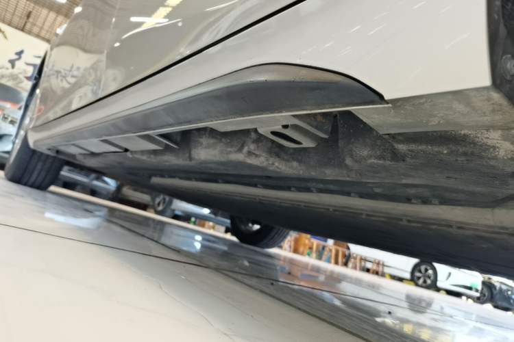 Used AION S 2023 Meizu 580 Lithium Iron Phosphate Left Side Sill