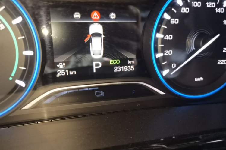 Used AION S 2023 Meizu 580 Lithium Iron Phosphate Odometer Close Up