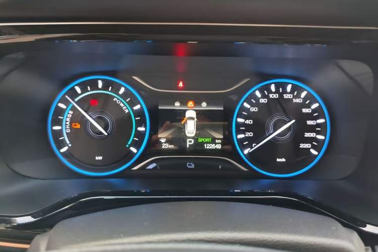 Used AION S 2023 Meizu 580 Lithium Iron Phosphate Odometer Close Up