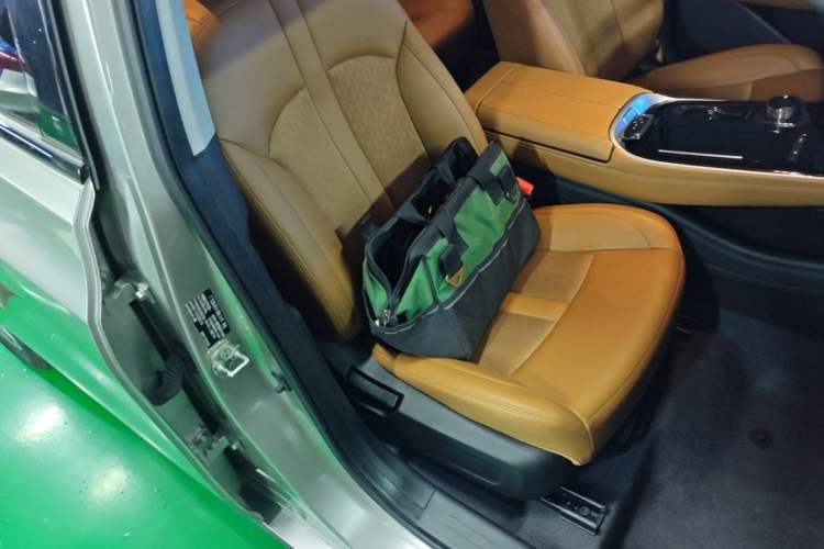 Used AION S 2023 Meizu 580 Lithium Iron Phosphate Right Front Seat