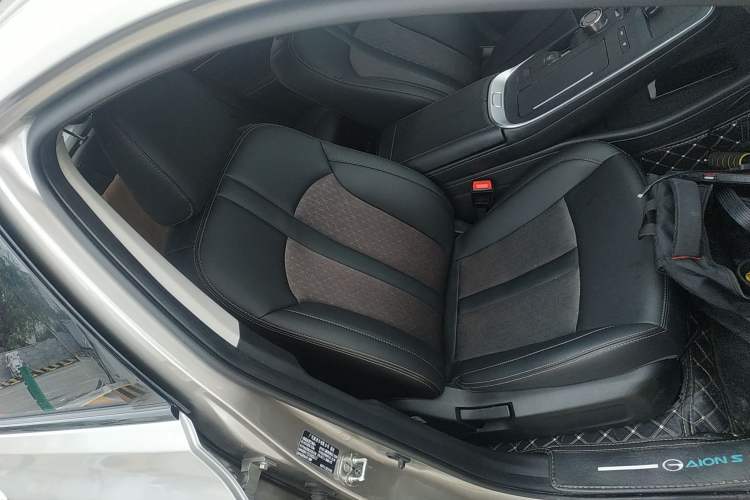 Used AION S 2023 Meizu 580 Lithium Iron Phosphate Right Front Seat