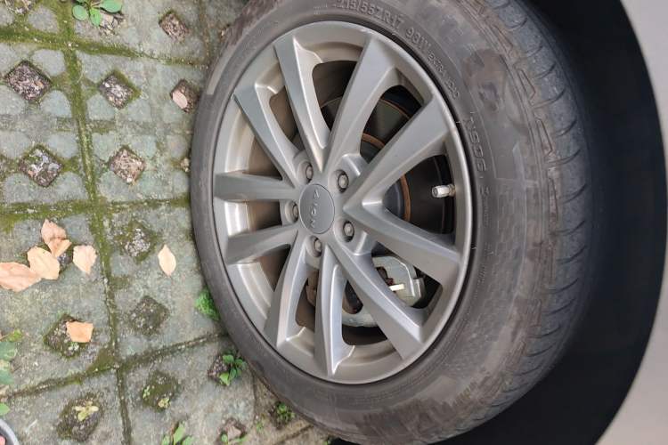 Used AION S 2023 Meizu 580 Lithium Iron Phosphate Right Front Wheel Hub