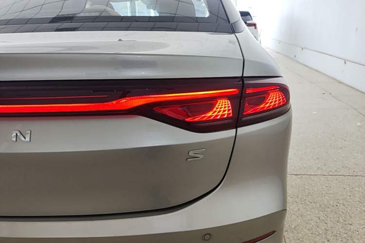 Used AION S 2023 Meizu 580 Lithium Iron Phosphate Right Rear Taillight