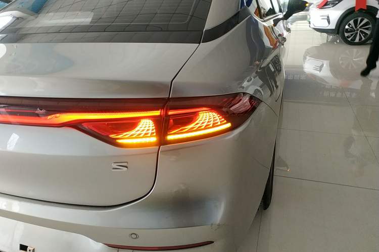 Used AION S 2023 Meizu 580 Lithium Iron Phosphate Right Rear Taillight