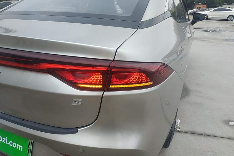 Used AION S 2023 Meizu 580 Lithium Iron Phosphate Right Rear Taillight