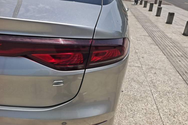 Used AION S 2023 Meizu 580 Lithium Iron Phosphate Right Rear Taillight