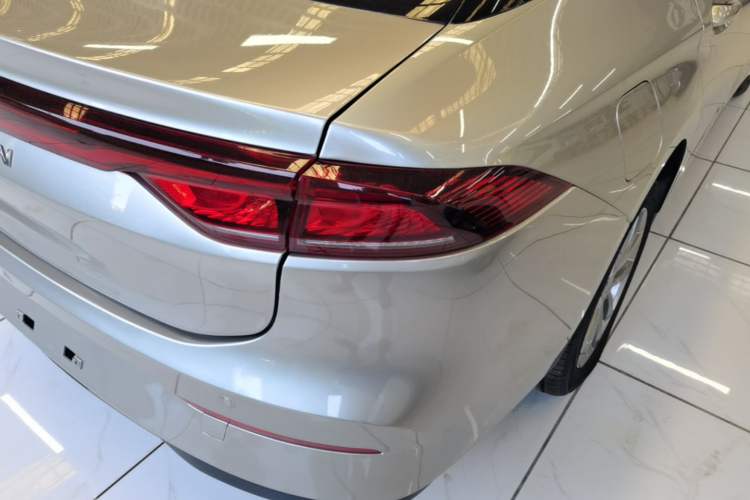 Used AION S 2023 Meizu 580 Lithium Iron Phosphate Right Rear Taillight