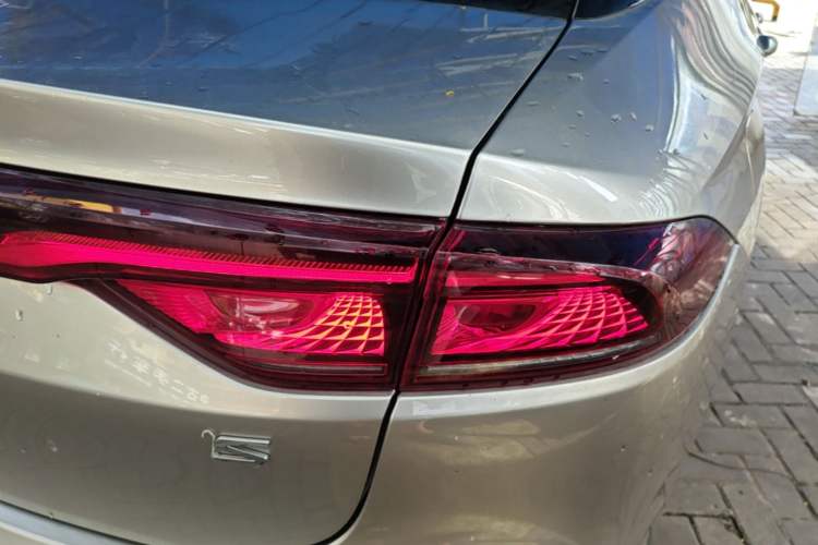 Used AION S 2023 Meizu 580 Lithium Iron Phosphate Right Rear Taillight