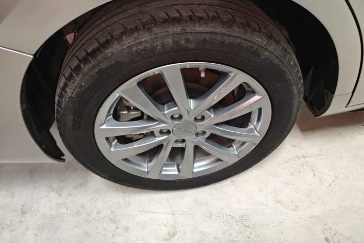 Used AION S 2023 Meizu 580 Lithium Iron Phosphate Right Rear Wheel Hub