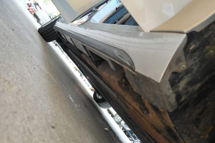Used AION S 2023 Meizu 580 Lithium Iron Phosphate Right Side Sill
