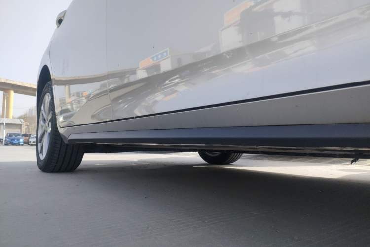 Used AION S 2023 Meizu 580 Lithium Iron Phosphate Right Side Sill