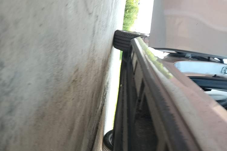 Used AION S 2023 Meizu 580 Lithium Iron Phosphate Right Side Sill