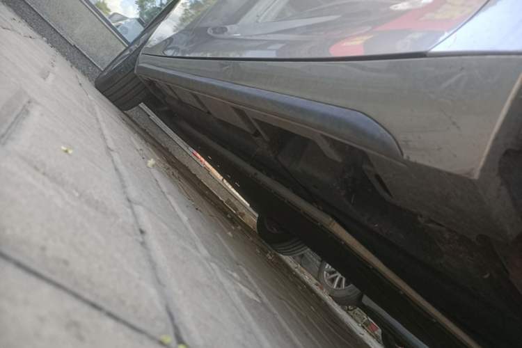 Used AION S 2023 Meizu 580 Lithium Iron Phosphate Right Side Sill