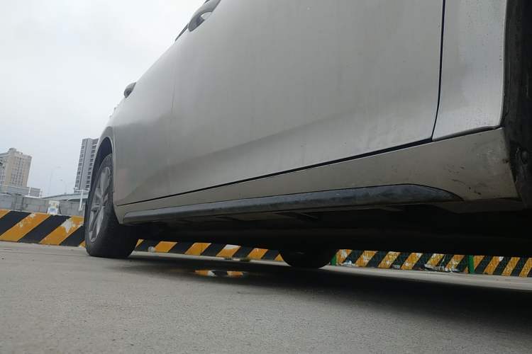 Used AION S 2023 Meizu 580 Lithium Iron Phosphate Right Side Sill