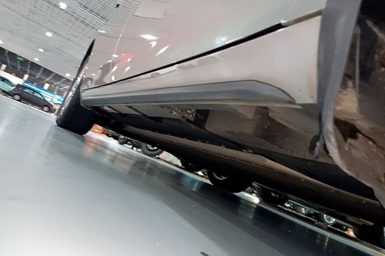 Used AION S 2023 Meizu 580 Lithium Iron Phosphate Right Side Sill