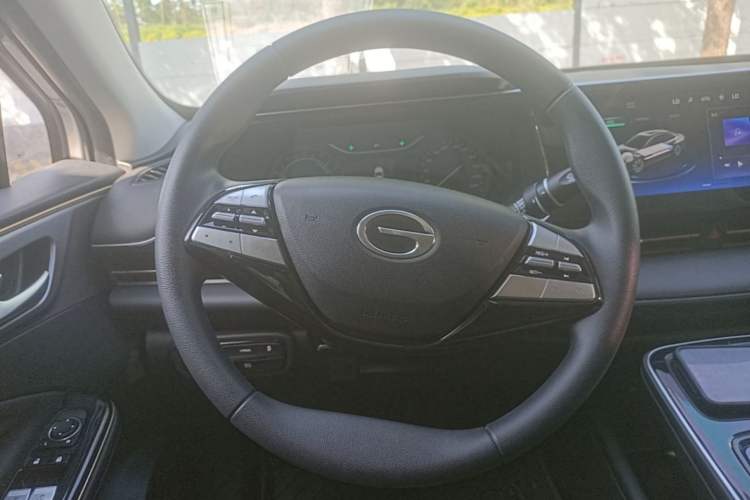 Used AION S 2023 Meizu 580 Lithium Iron Phosphate Steering Wheel