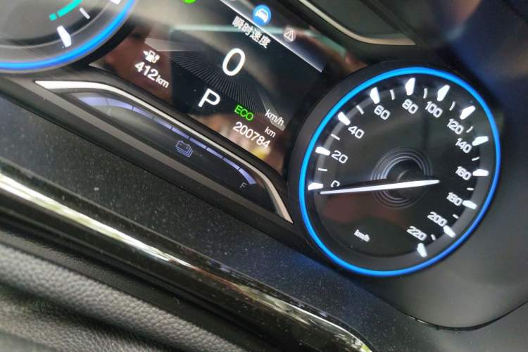 Used AION S 2023 Meizu 580 Lithium Iron Phosphate Odometer Close Up