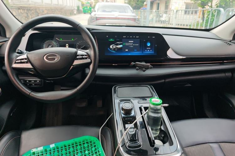 Used AION S 2023 Meizu 580 Lithium Iron Phosphate Center Console