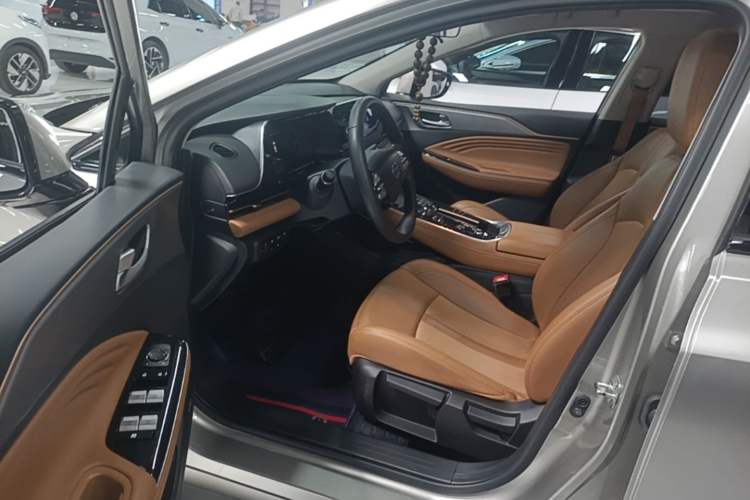 Used AION S 2023 Meizu 580 Lithium Iron Phosphate Driver Seat