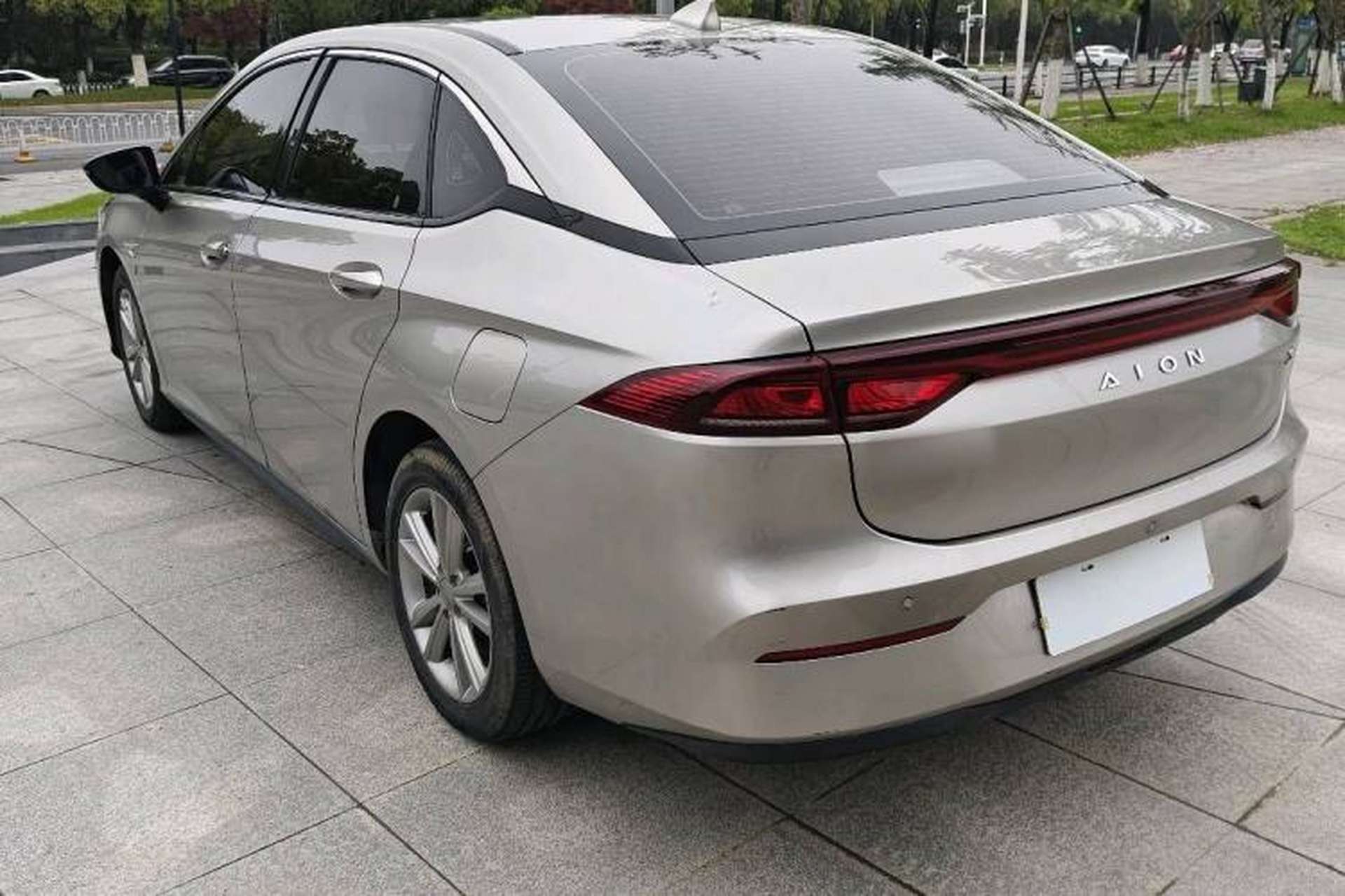 Used AION S 2023 Xuan 580 55.2 kWh Lithium Iron Phosphate Exterior 6
