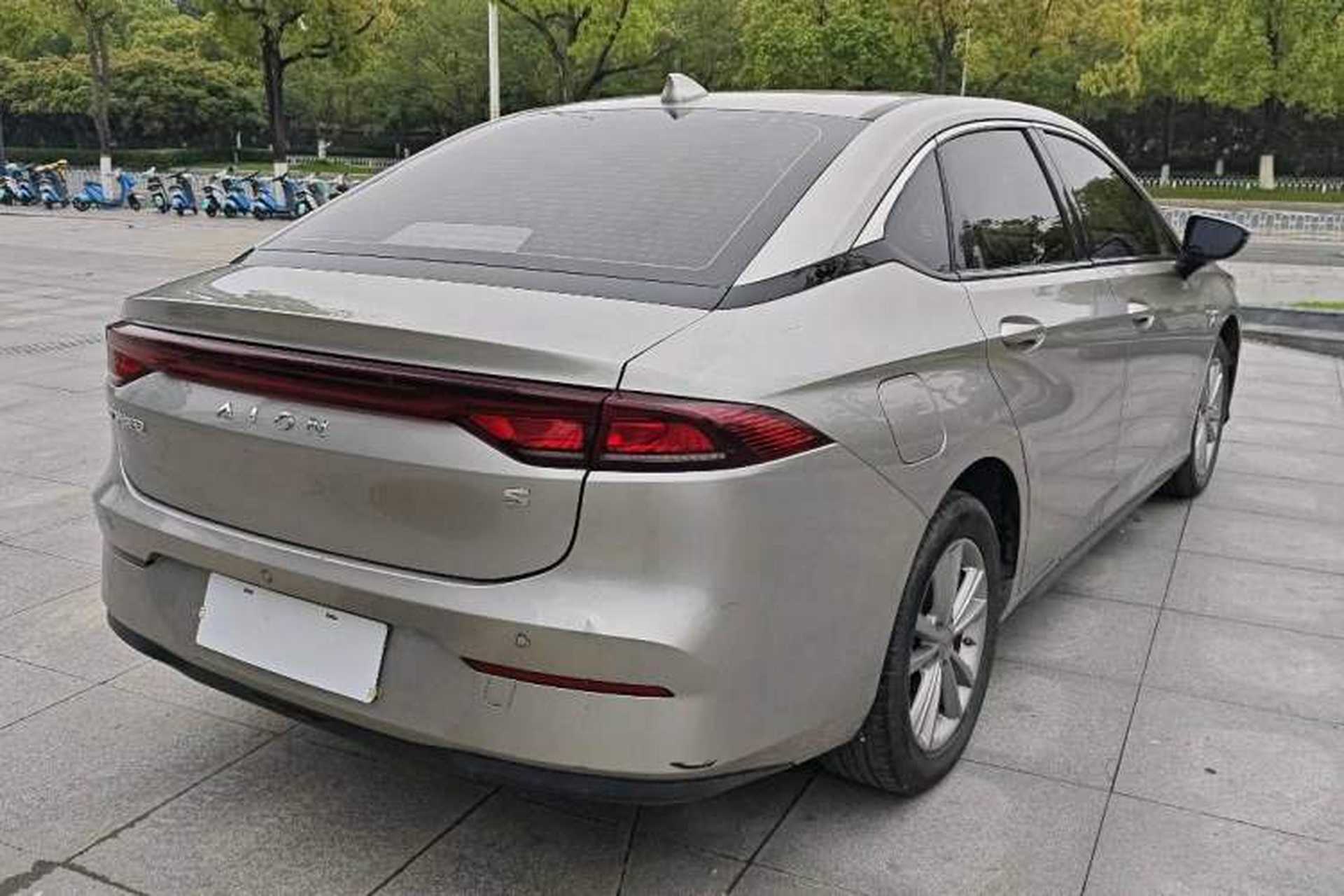 Used AION S 2023 Xuan 580 55.2 kWh Lithium Iron Phosphate Exterior 8