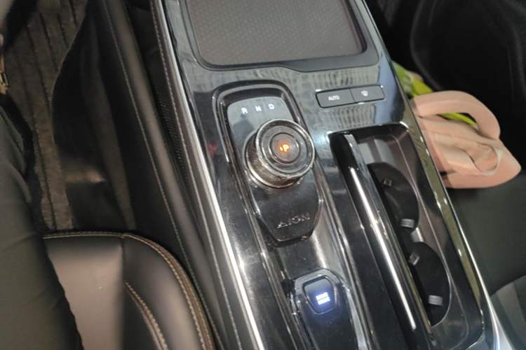 Used AION S 2023 Meizu 580 Lithium Iron Phosphate Gear Lever