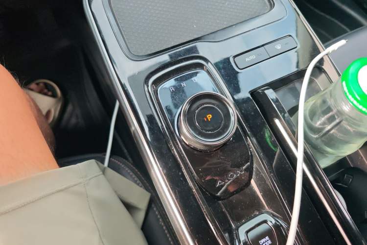 Used AION S 2023 Meizu 580 Lithium Iron Phosphate Gear Lever