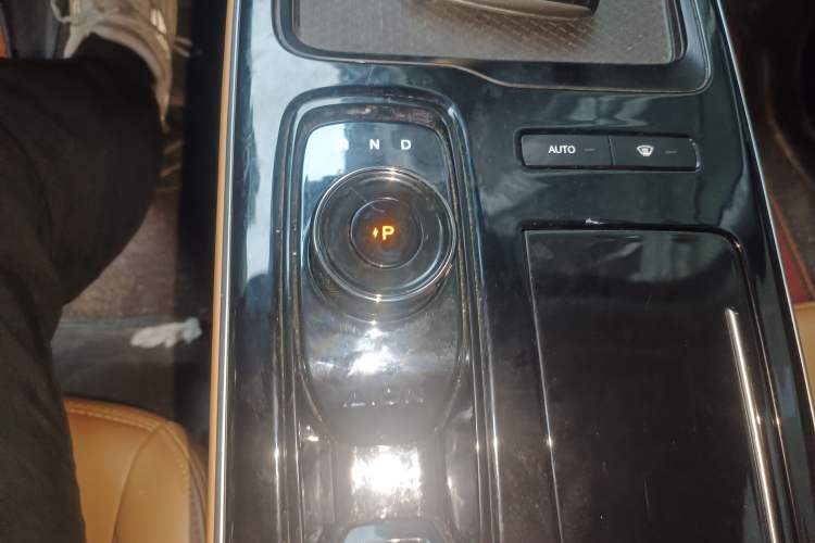 Used AION S 2023 Meizu 580 Lithium Iron Phosphate Gear Lever