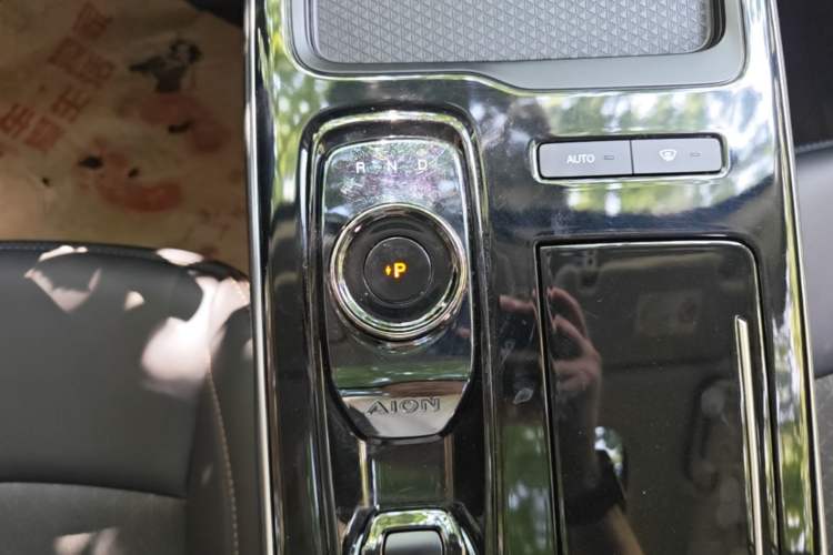 Used AION S 2023 Meizu 580 Lithium Iron Phosphate Gear Lever