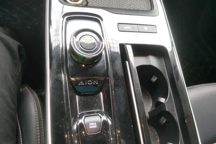 Used AION S 2023 Meizu 580 Lithium Iron Phosphate Gear Lever