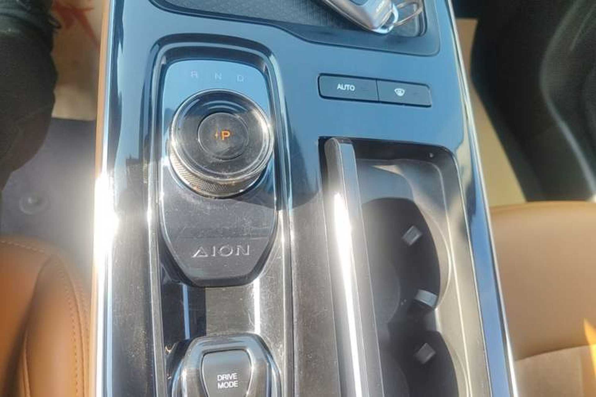 Used AION S 2023 Meizu 580 Lithium Iron Phosphate Gear Lever