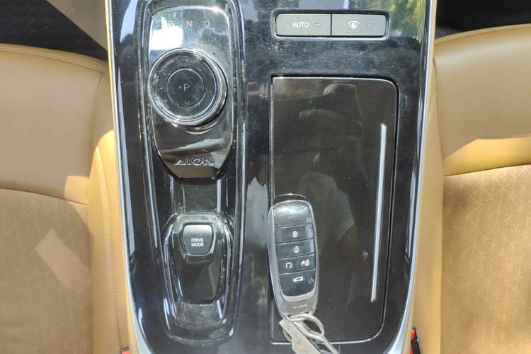 Used AION S 2023 Meizu 580 Lithium Iron Phosphate Gear Lever