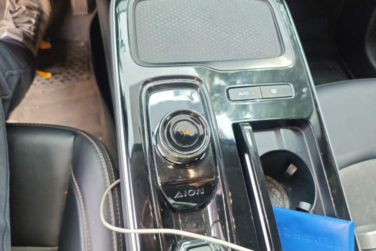 Used AION S 2023 Meizu 580 Lithium Iron Phosphate Gear Lever