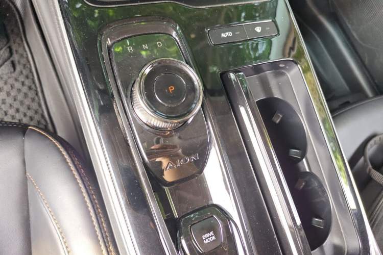 Used AION S 2023 Meizu 580 Lithium Iron Phosphate Gear Lever