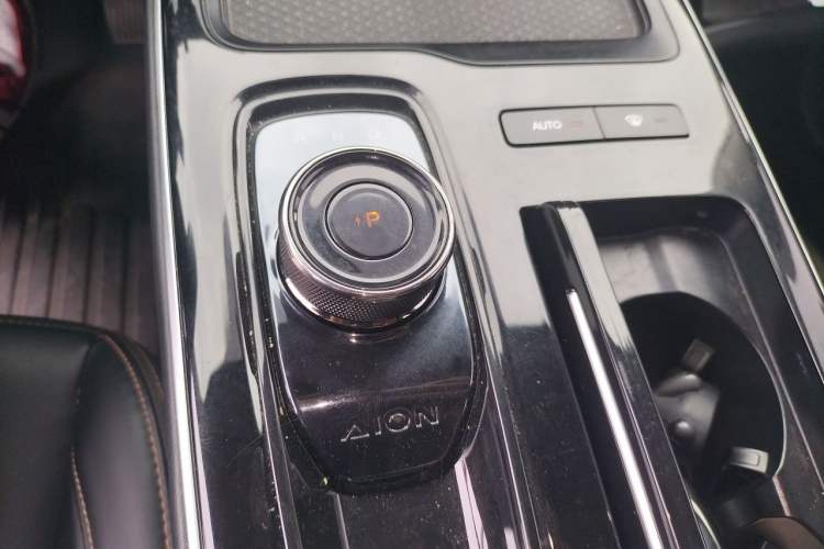 Used AION S 2023 Meizu 580 Lithium Iron Phosphate Gear Lever