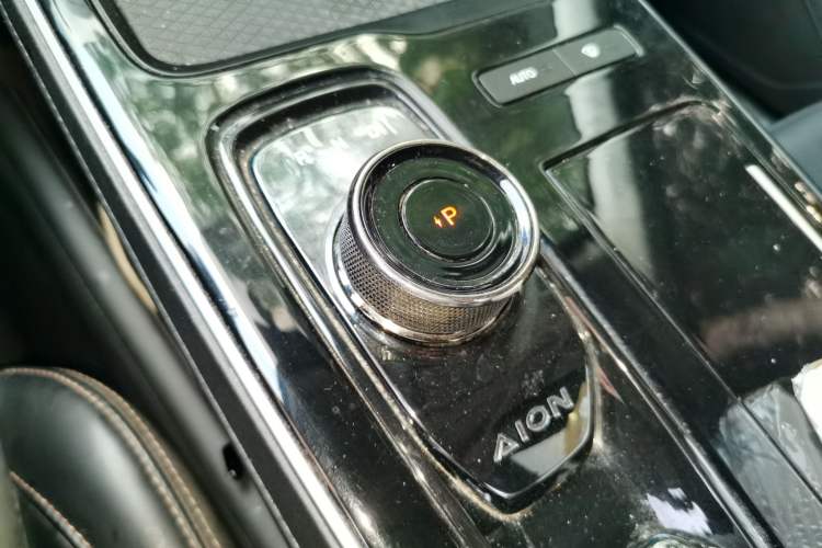 Used AION S 2023 Meizu 580 Lithium Iron Phosphate Gear Lever