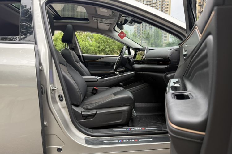 Used AION S 2023 Meizu 580 Lithium Iron Phosphate Interior 2
