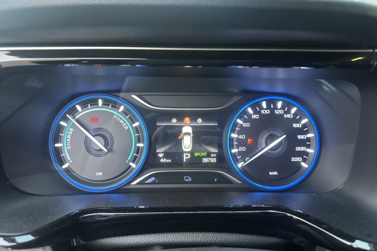 Used AION S 2023 Meizu 580 Lithium Iron Phosphate Odometer Close Up