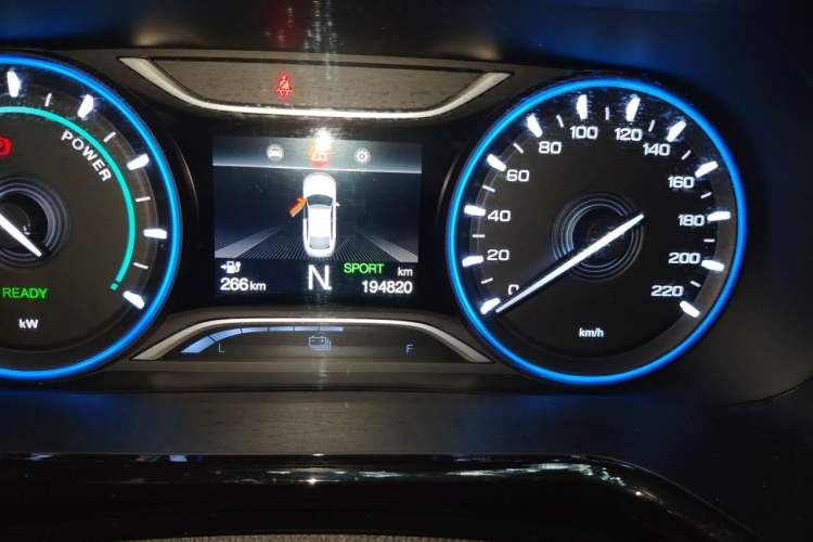 Used AION S 2023 Meizu 580 Lithium Iron Phosphate Odometer Close Up